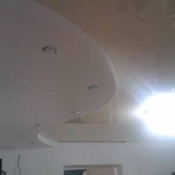 Двухуровневый потолок на кухню