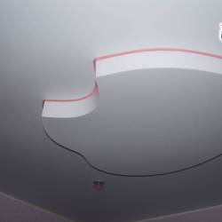 Второй уровень потолка при выключенной подсветке