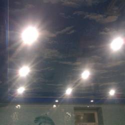 Двухуровневый потолок с арт-печатью "Облака"